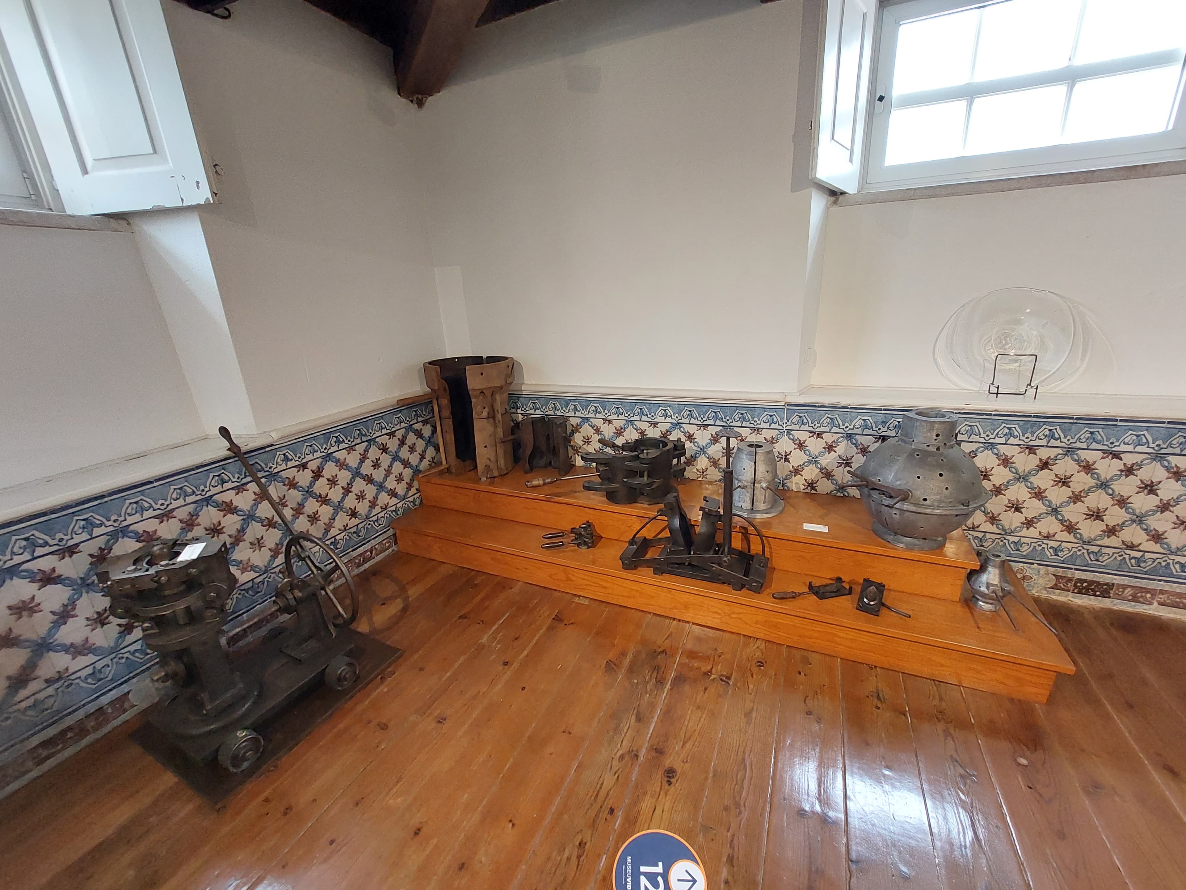 Moldes metálicos para vidro plano no Museu do Vidro da Marinha Grande